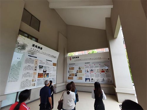 清風(fēng)育人培根鑄魂，廉韻潤心筑牢防線——邵陽縣第七高級中學(xué)組織教職工參觀廉潔文化教育中心并開展文化藝術(shù)交流活動